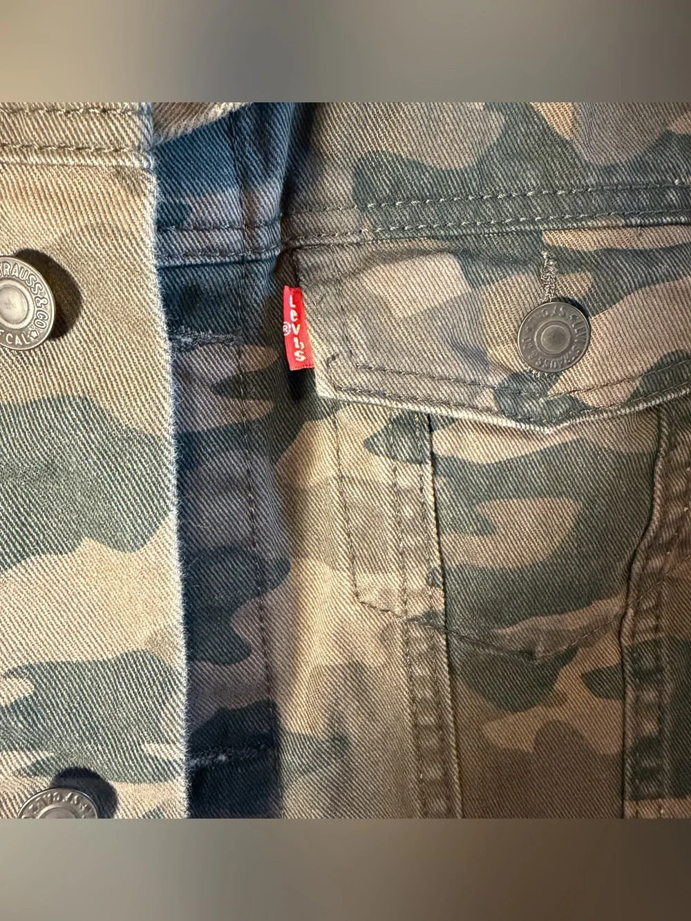 Levi’s Camo Trucker Jacket Youth M 10-12 Grunge Y2K Utility
